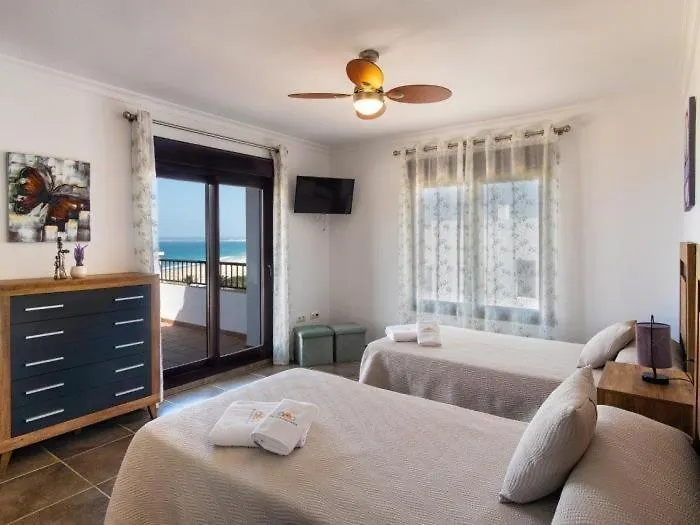 Ref. 84 Villa Monte Castillo Zahara de los Atunes 0*,